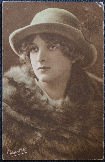 Dame Constance Gladys Cooper Collectable Series No. 3022/3