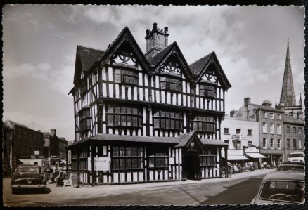 Hereford Old House Vintage Postcard