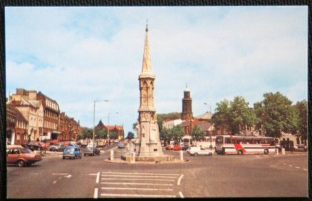 Banbury Postcard Oxfordshire The Cross