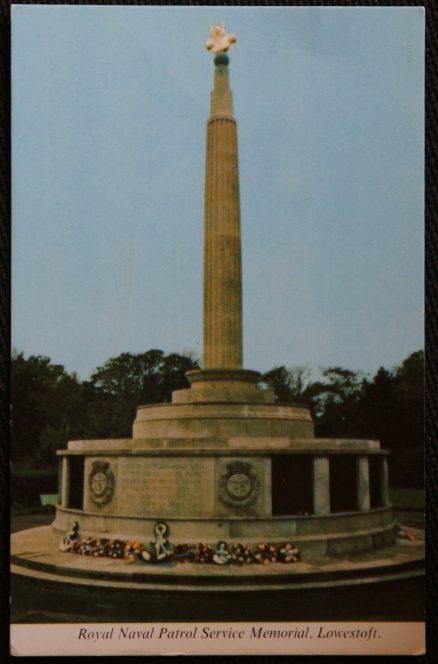 Lowestoft Postcard Royal Naval Patrol Service Memorial Suffolk