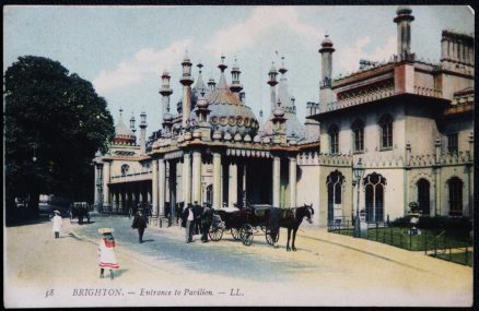 Brighton Pavilion Vintage Postcard