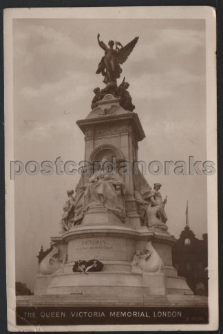 Queen Victoria Memorial 1927 Postcard
