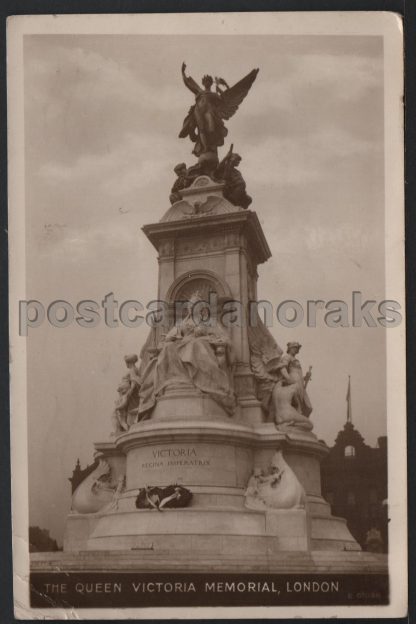 Queen Victoria Memorial 1927 Postcard
