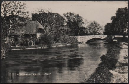 Romsey Middlebridge Postcard 1960's RP